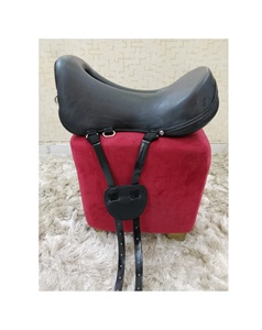 Silla de montar de cuero premium con asiento cómodo y costuras duraderas para uso profesional y recreativo. - Product Image 5