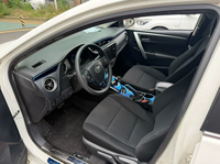 Toyota Corolla Hybride 1.8L Automatique Berline d'occasion 2018, Blanche 5 Places, Voiture Hybride Économe en Carburant pour l'Exportation