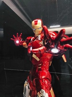 Estatua de Iron Man MK7, Figura de Acción de Avenger Mark 7 con Luz LED, Escultura de Resina de Tamaño Real para Decoración de Sala de Cine, Tienda o Sala de Películas