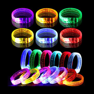 Muteitt 5 Pezzi Braccialetti Luminosi a LED Braccialetti Lampeggianti Fosforescenti Forniture per Feste Fosforescenti per Feste di Matrimonio Rave Concerti Campeggio Corsa Eventi Sportivi