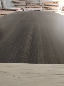 Patrón sólido de madera contrachapada con cara de <span class=keywords><strong>melamina</strong></span> de 18x1220x2440mm con estándares de emisión de formaldehído E1, pegamento decorativo para armario WBP - Product Image 6