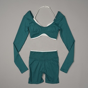 Haut court de yoga respirant à manches longues pour femme, <span class=keywords><strong>t</strong></span>-<span class=keywords><strong>shirt</strong></span> de sport <span class=keywords><strong>moulant</strong></span> avec soutien-gorge intégré, ensembles de yoga personnalisables en patchwork durable - Product Image 5