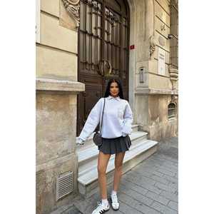 Sweat-shirt et sweat à capuche gris brodé pour femme - Product Image 3