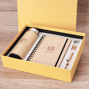 Cahier en cuir PU avec logo personnalisé avec bouteille en bambou et stylo <span class=keywords><strong>USB</strong></span> de haute qualité et porte-clés dans une seule boîte cadeau - Product Image 2