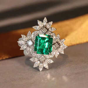 Anello da Donna con Design a Fiocco di Neve Quadrato, Colore Verde - Product Image 5