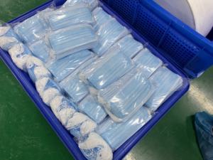 3 ply IIR CE masker wajah, masker wajah medis bedah sekali pakai bersertifikasi desain kustom grosir masker wajah - Product Image 5