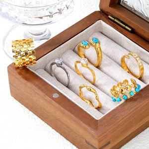 Bague ouverte ajustable tendance en acier inoxydable plaqué or 18 carats avec zircon cubique et turquoise, bijoux empilables - Product Image 1