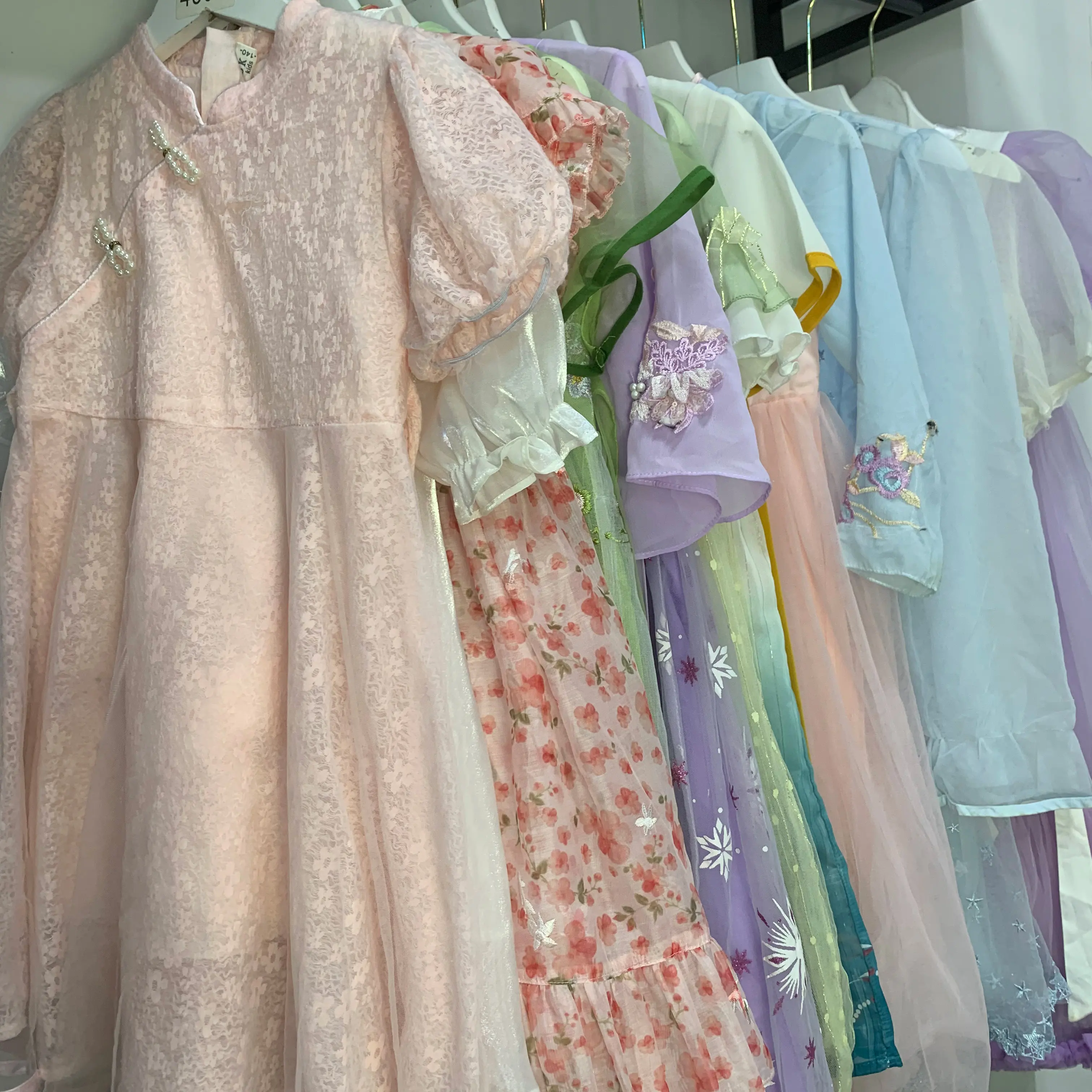 Leuke En Mooie Jurk Gebruikte Kinderkleding Groothandel Gebruikte Kinderkleding Kindermeisjesjurk