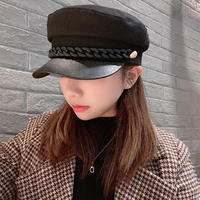 Gorra Plana de Moda para Mujer, con Visera de Cuero PU, Remaches y Cadena, Estiliza el Rostro, Versátil, Uniforme