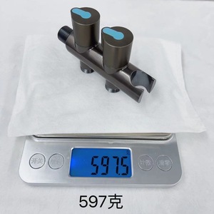 Ensemble de robinets d'angle en acier inoxydable avec pistolet pulvérisateur gris foncé 1/2 pouce pour toilettes - Product Image 2