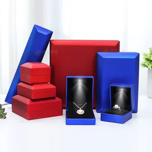 Zebo Custom wholesale 3 colors pendant jewellery ring boxes set led light jewelry box