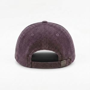 Casquettes classiques à logo brodé personnalisé OEM, casquettes de qualité supérieure à 6 panneaux, casquettes en velours côtelé non structurées - Product Image 4