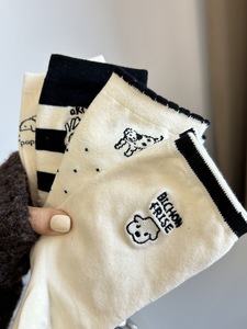 Chaussettes tricotées brodées à rayures pour <span class=keywords><strong>chien</strong></span> de dessin animé pour femmes peuvent être des chaussettes de sport avec logo <span class=keywords><strong>personnalisé</strong></span> - Product Image 3