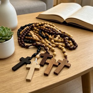 Colliers de prière en bois 8x10mm forme riz avec croix, bijoux religieux catholiques, cadeau unisexe pour les cérémonies - Product Image 2