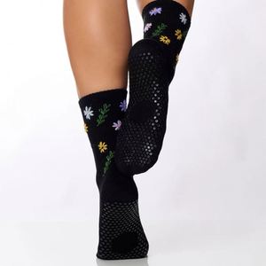 Calcetines Antideslizantes para Pilates con Logotipo Personalizado y Bordado - Product Image 6