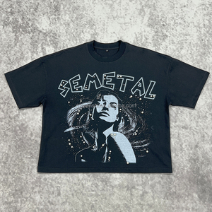 ผู้ผลิตเสื้อยืดโอเวอร์ไซส์คุณภาพสูง พิมพ์ลายกราฟิกด้วยเทคนิคสกรีน  ผ้าฝ้ายสีดำ ทรงครอป บ็อกซี่  ตกแต่งด้วยมุกและเล็บ สำหรับผู้ชาย - Product Image 1