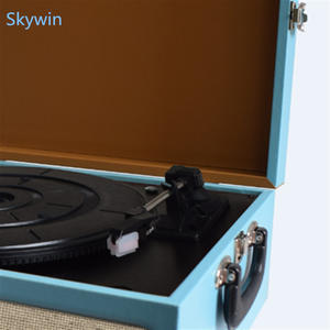 Tourne-disque portable Skywin 3 vitesses avec enceinte Bluetooth et interface USB pour lecture de vinyle - Product Image 1