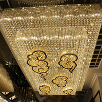 Plafonnier LED contemporain carré en or de luxe, en forme de nuage, avec cristaux, luminaire créatif en cristal pour la décoration de hall d'hôtel