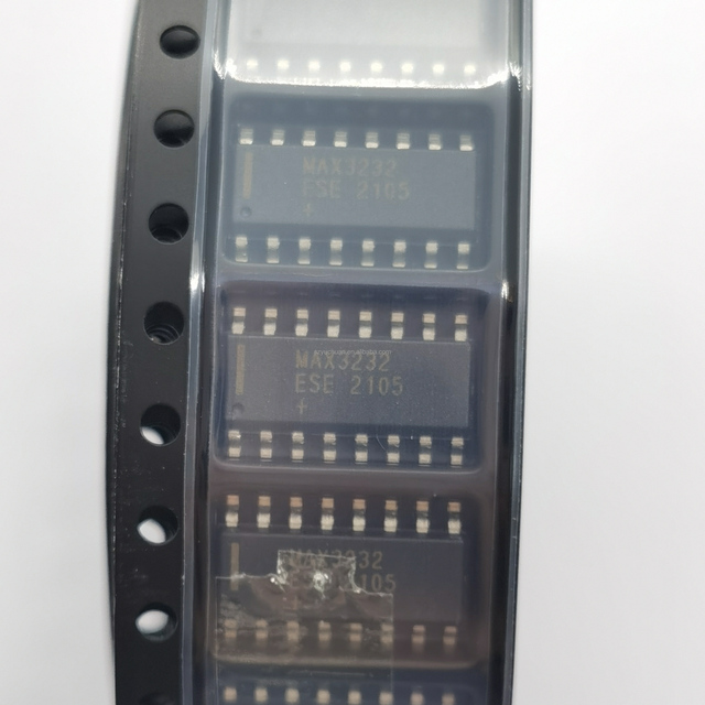 New original MAX3232ESE+T package SOIC-16 chip RS232 transceiver IC
