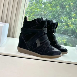 Chaussures de créateur pour femmes, baskets en cuir de luxe, baskets à scratch, baskets streetwear de créateur - Product Image 1