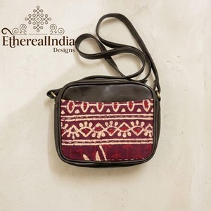 Bolso Bandolera Maroon con Estampado Tribal, Bolso Cruzado Hecho a Mano de Algodón, Bolso Étnico para Uso Diario - Product Image 2