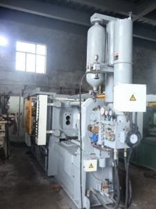 <span class=keywords><strong>เครื่อง</strong></span>หล่อแบบฉีดขึ้นรูปด้วยแรงดันสูง 180T อลูมิเนียม สำหรับงานหล่อเปลือกโคมไฟส่องสว่างภายนอกอาคาร  หล่อชิ้นส่วน<span class=keywords><strong>มอ</strong></span>เตอร์/<span class=keywords><strong>เครื่อง</strong></span>ยนต์แบบอัตโนมัติที่มีความแม่นยำสูง - Product Image 3