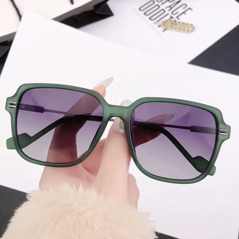Vente en gros de lunettes de soleil classiques à la mode pour femmes protection personnalisée lunettes de soleil lunettes de soleil