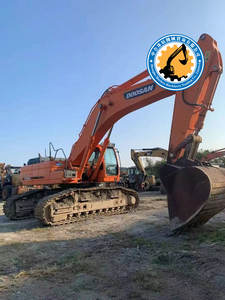 Excavadora sobre orugas usada Doosan DX500 a la venta a precios bajos centrada en el motor y los componentes principales - Product Image 3