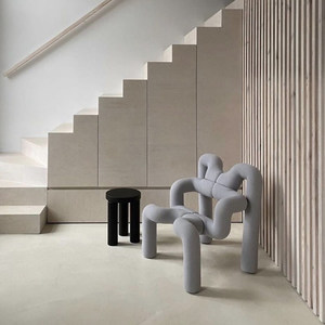 Fauteuil paresseux de designer norvégien, style Instagram, inspiré du design nordique, en métal à tubes courbés, pour salon et extérieur, décontracté - Product Image 4