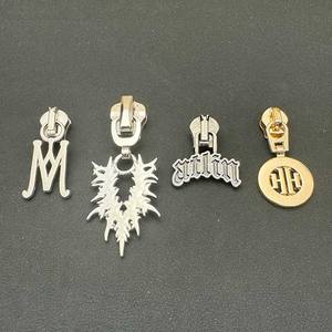 Consen Atacado Logotipo Personalizado Marca Gravado Levantar Ouro Prata Hoodie Metal <span class=keywords><strong>Zipper</strong></span> Puller para Saco De Roupas - Product Image 3