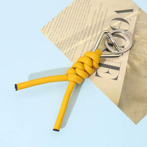 Mengda New <span class=keywords><strong>Triangle</strong></span> Keychain Porte-clés lanière tissé à la main avec un sens de la créativité haut de gamme; Ornement de sac. - Product Image 5