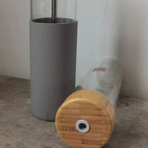 Botellas de Agua de Vidrio con Logotipo Personalizado, Tapa de Bambú y Funda de Silicona para Promociones y Regalos para Clientes - Product Image 3