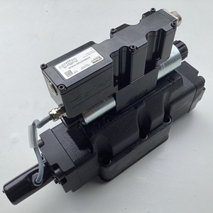 Contrôleur directionnel proportionnel D91FCB32HC2NE70 avec électronique intégrée OBE en stock - Product Image 3