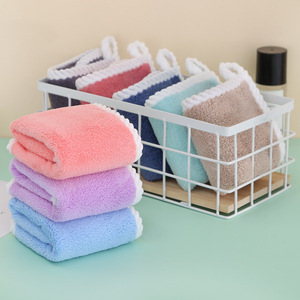 Serviette carrée en velours corail uni brodée, petite serviette universelle pour la maternelle, avec bord torsadé, pour essuyer la salive et envelopper les mains - Product Image 3