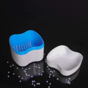 Kustomisasi logo kotak penyimpanan gigi tiruan untuk kotak mandi gigi tiruan dengan saringan untuk Travel Retainer pembersihan