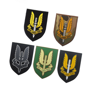 영국 레인보우 No.6 자수 사기 배지 SAS 누가 감히 후크 및 루프 패스너로 PVC 전술 배지를이기는가 - Product Image 1