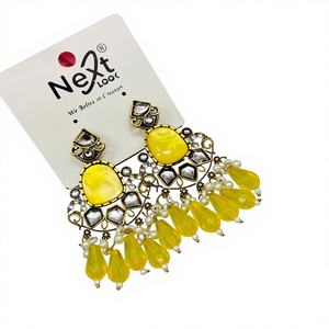 Aretes de Diseño con Perlas de Imitación y Geometría Tradicional India Kundan para Mujeres y Niñas - Product Image 1