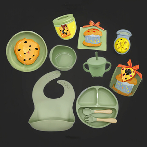 Babero de silicona moderno sin BPA 2025 para niños pequeños Patrón de dibujos animados lindo Forma redonda Reutilizable Apto para lavavajillas con logotipo personalizado - Product Image 3