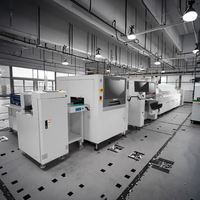 Machine d'assemblage de circuits imprimés de production électronique Fournisseur de lignes SMT entièrement automatique