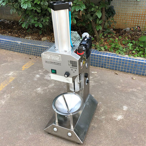 Machine automatique <span class=keywords><strong>de</strong></span> décapage <span class=keywords><strong>de</strong></span> la jeune noix <span class=keywords><strong>de</strong></span> coco verte Machine à sceller la jeune peau <span class=keywords><strong>de</strong></span> noix <span class=keywords><strong>de</strong></span> coco fraîche - Product Image 4