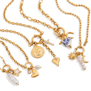 Collares J&D de Joyería Clásica Oceánica con Colgante de Moneda, Corazón, Perla, Estrás y Circón, en Acero Inoxidable y Oro de 18K - Product Image 1