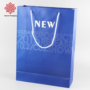 Sacs shopping en papier bleu Klein personnalisés, impression texte blanc, poignées en corde de coton, sacs fourre-tout pour exposition, nouveaux produits, cadeaux - Product Image 1