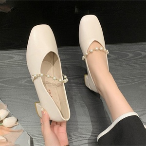 L'Ultima Tendenza 2025: <span class=keywords><strong>Scarpe</strong></span> da Donna con Tacco Spesso e Perle, Slip-On Estivo alla Moda con Punta Chiusa e Plateau - Product Image 4