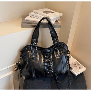 Sac vintage grande capacité pour femme, sac à bandoulière décontracté pour les trajets quotidiens, sac tendance pour fille, sac de moto - Product Image 1