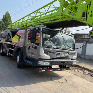 Grue sur camion Zoomlion d'occasion de 25 tonnes, norme EPA, tout-terrain, pour travaux lourds - Product Image 1
