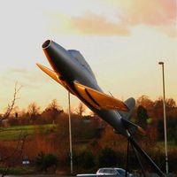 Modèle en acier inoxydable personnalisé en usine de conception gratuite d'un grand avion de transport de passagers pour la décoration de parcs et de places