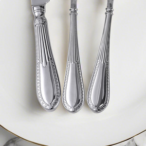 أدوات مائدة من الفولاذ المقاوم للصدأ 304 بتصميم عتيق للستيك والمأكولات الغربية، طقم أدوات طعام مطروق وسميك للمطاعم والفنادق الراقية - Product Image 4