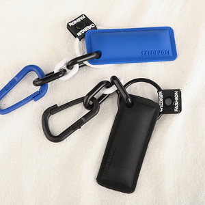 Llaveros de metal DIY de moda con etiqueta privada OEM, llaveros minimalistas tipo mosquetón, dijes ligeros para mochila - Product Image 4