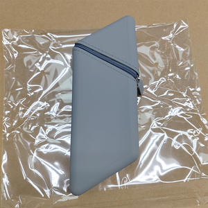 Sac de papeterie polyvalent en silicone souple, portable et simple pour étudiants, sac de rangement pour produits de beauté. - Product Image 3