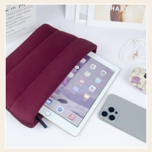 Sac de maquillage pliable imperméable en néoprène de haute qualité, grand format, réutilisable, avec fermeture à glissière, écologique, pour le rangement des cosmétiques et des gloss à lèvres - Product Image 3